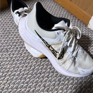 Nike Women's White and Leopard Print Athletic Shoes